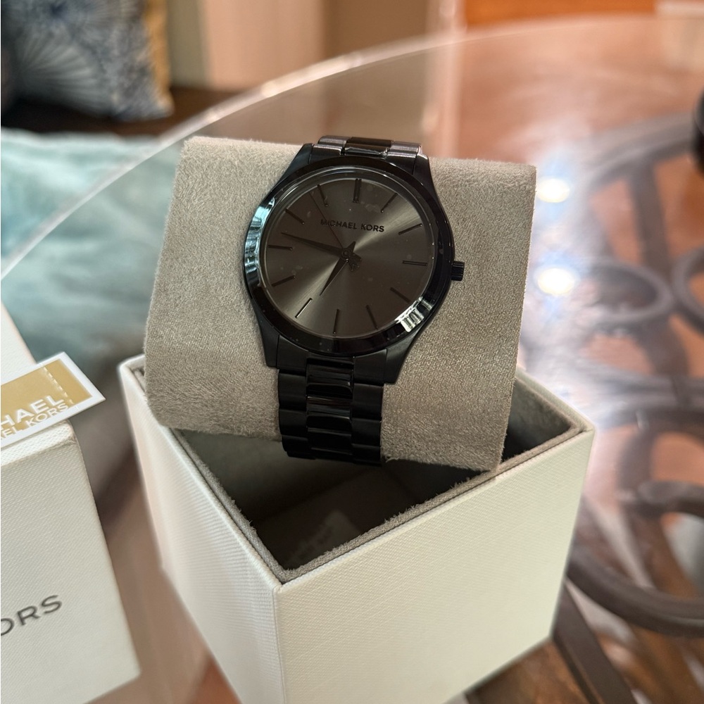 Michael Kors Black and Silver Watch - Picture 10 of 10